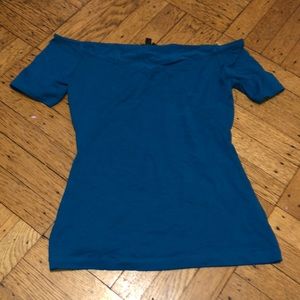 Womens Guess off the shoulder Top